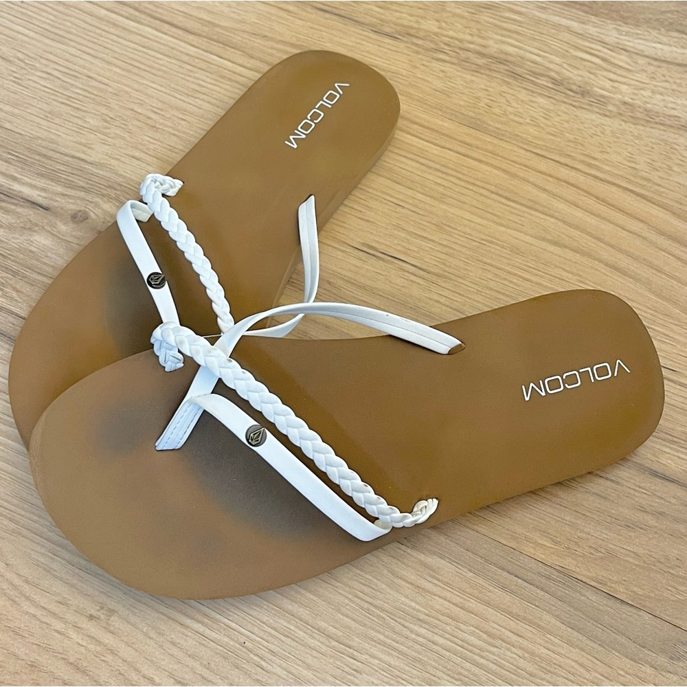 Volcom sandal (size 8)